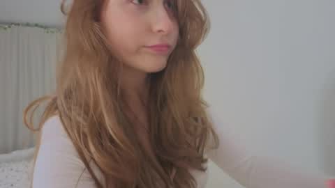 lunoria online show from May 31, 11:18 pm