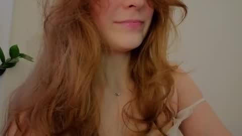 lunoria online show from June 9, 12:39 am