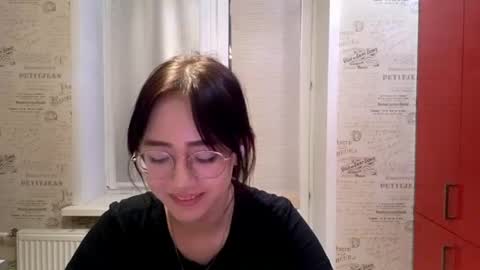 Roxie online show from August 15, 4:44 pm