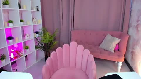 Lura-Lust online show from August 12, 7:22 am