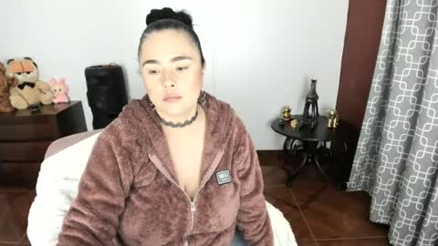 luscious86 online show from August 6, 12:53 am