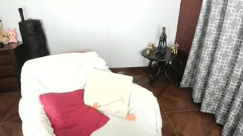 luscious86 online show from August 15, 12:14 am