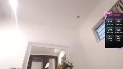 lusciouslipsxx online show from July 23, 5:10 am