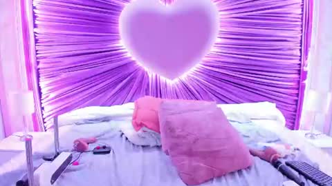 LushiLoce online show from August 12, 6:27 am