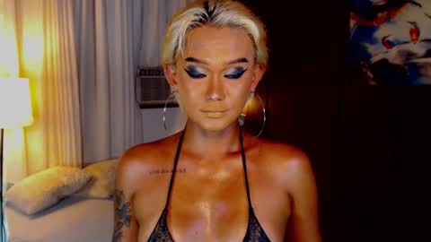 AdriannaFowks online show from June 19, 7:30 am