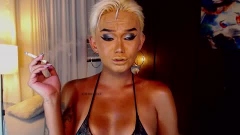 AdriannaFowks online show from July 11, 9:15 am