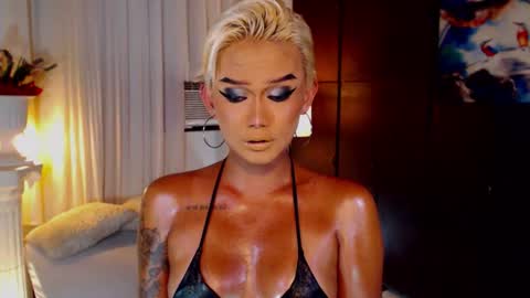 AdriannaFowks online show from July 18, 2:56 am