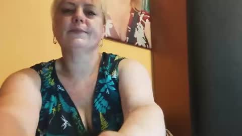 lusylure online show from August 8, 2:50 pm