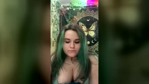 luvhazelb online show from July 15, 11:27 pm
