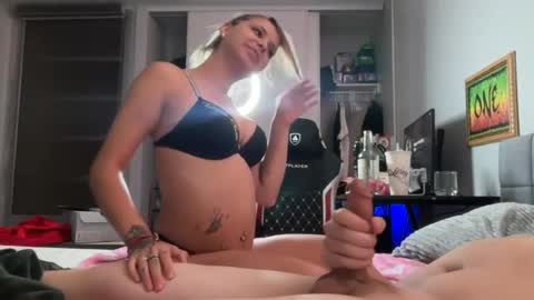 luvlex11 online show from August 30, 11:21 am