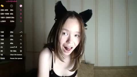luvlivvvyy online show from July 30, 8:54 am
