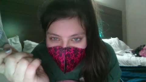 luvluci420 online show from June 19, 9:20 am