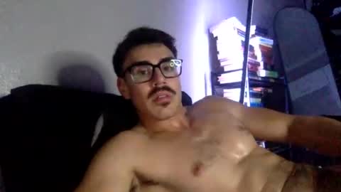 luvrboy77 online show from June 15, 6:44 am