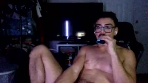 luvrboy77 online show from June 20, 2:11 am