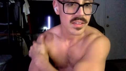 luvrboy77 online show from June 27, 5:11 am