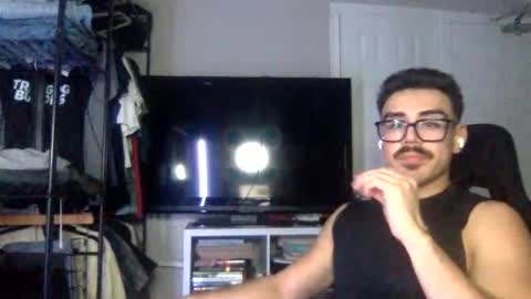luvrboy77 online show from June 29, 5:22 am