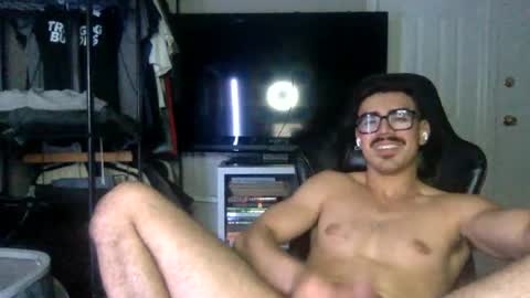luvrboy77 online show from June 29, 6:28 am
