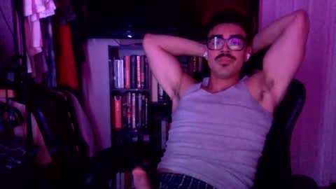 luvrboy77 online show from August 8, 4:01 am