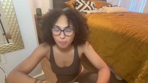 Gigi online show from September 10, 7:46 pm