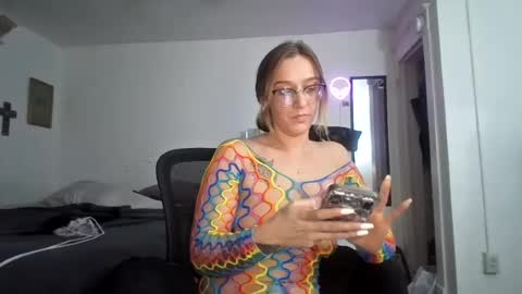 Luxbby69 online show from August 4, 3:03 am