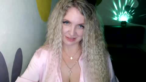Donna online show from August 12, 10:23 pm