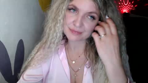 Donna online show from August 12, 11:29 pm