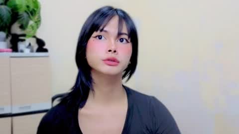 luxe_brat online show from July 31, 12:33 pm