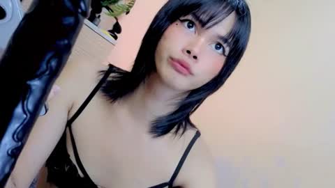 luxe_brat online show from August 7, 8:47 am