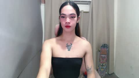 luxenixie online show from August 12, 6:10 pm