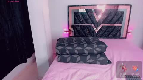 luxnyx online show from August 8, 7:19 am
