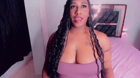 luxnyx online show from August 11, 9:33 am