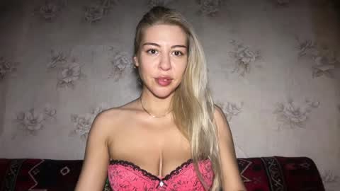 LuxSonyaStar online show from August 21, 8:15 pm