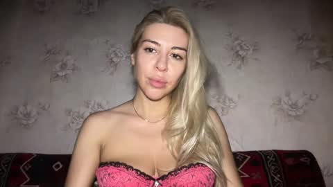 LuxSonyaStar online show from September 6, 8:26 pm