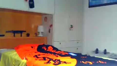 luxx72boy online show from August 4, 5:04 am