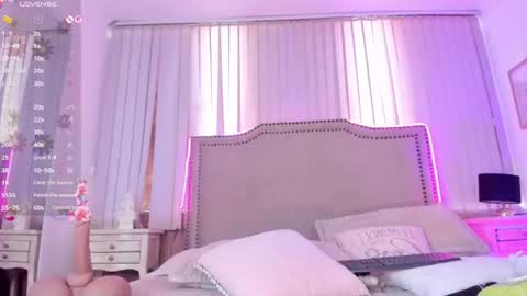 lya_brown online show from August 5, 4:05 pm