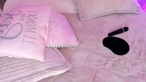 lya_brown online show from August 5, 6:17 pm