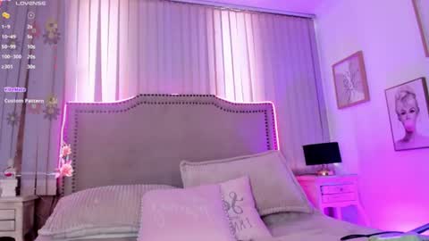 lya_brown online show from August 7, 1:55 pm