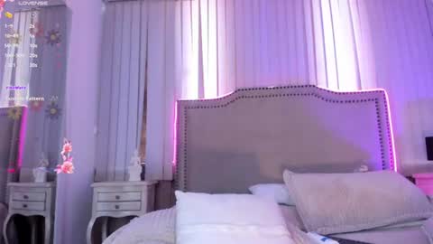 lya_brown online show from August 11, 4:20 pm