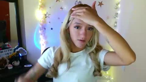 lya_ch online show from August 2, 10:28 pm