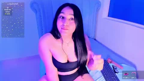 LYA DUBOIS  online show from August 2, 11:17 am
