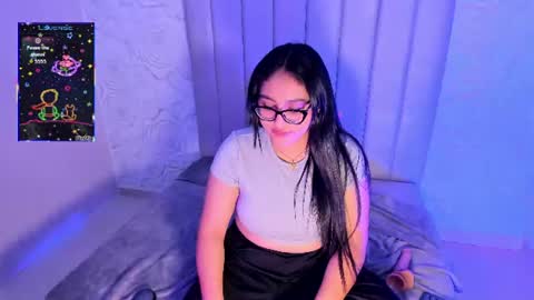 LYA DUBOIS  online show from August 7, 11:38 pm