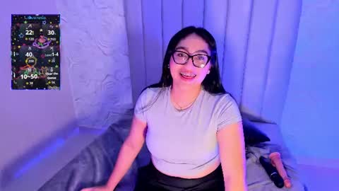 LYA DUBOIS  online show from August 8, 2:00 am