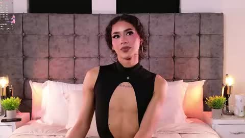 LYA online show from August 6, 11:48 pm