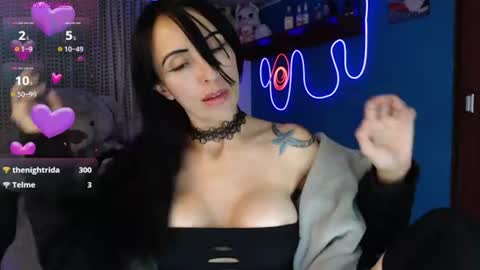 lyann_ online show from August 8, 5:29 am
