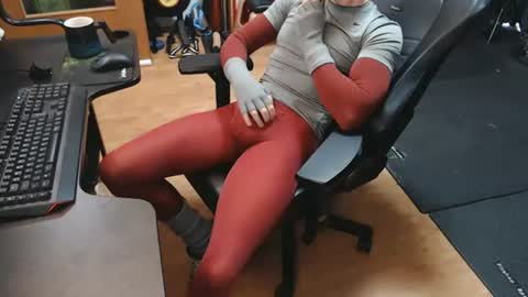 lycraboy123 online show from July 4, 6:04 am