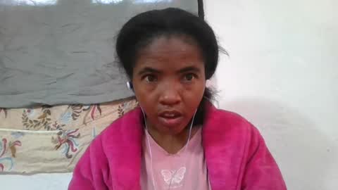 lydie856696 online show from August 12, 7:22 am