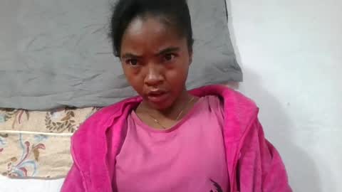 lydie856696 online show from August 14, 1:31 am