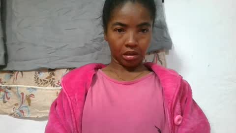 lydie856696 online show from August 15, 2:04 am