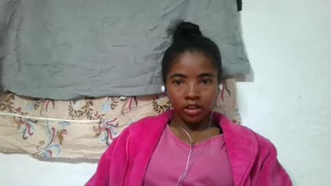 lydie856696 online show from August 15, 5:06 pm