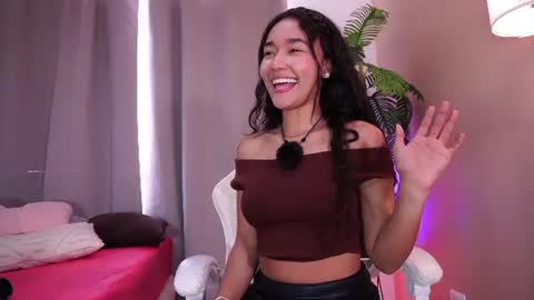 Lyhana Lee online show from August 14, 6:11 pm